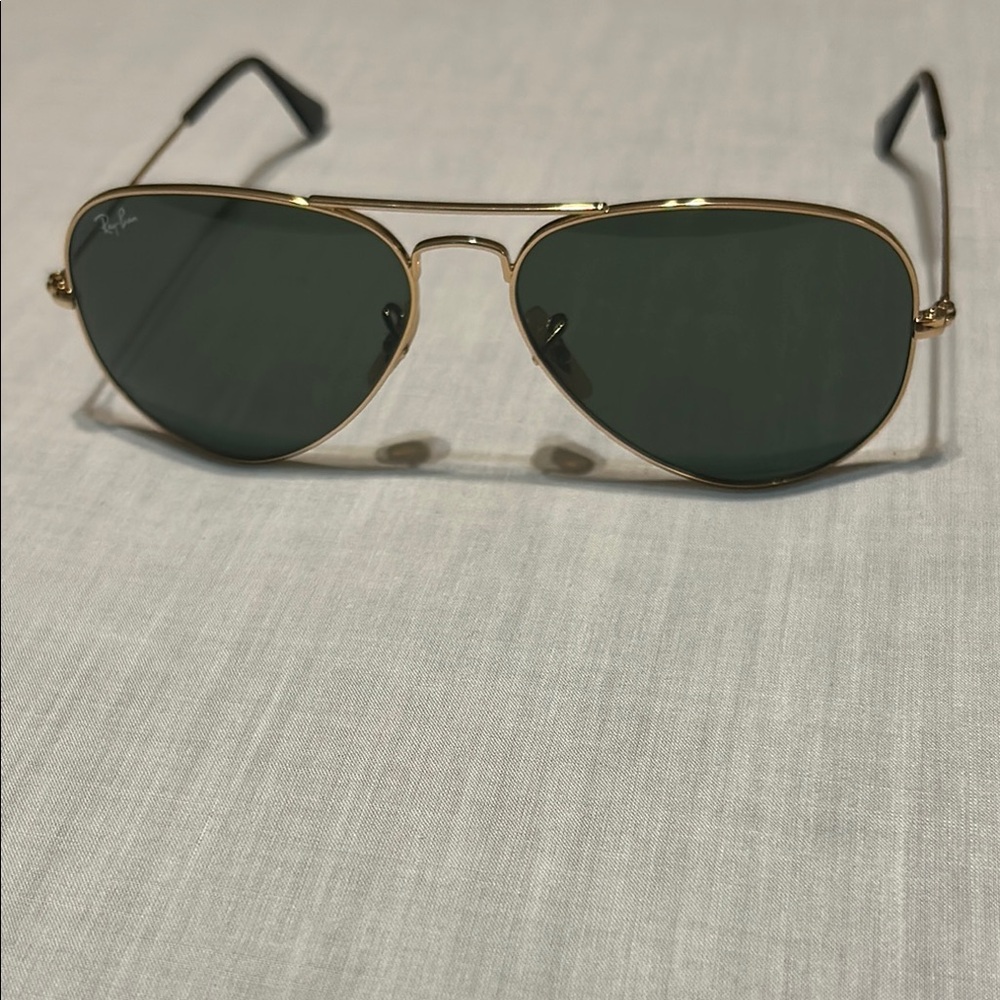 NWOT. Ray-Ban Gold Frame Sunglasses with Dark Lenses - Picture 2 of 8